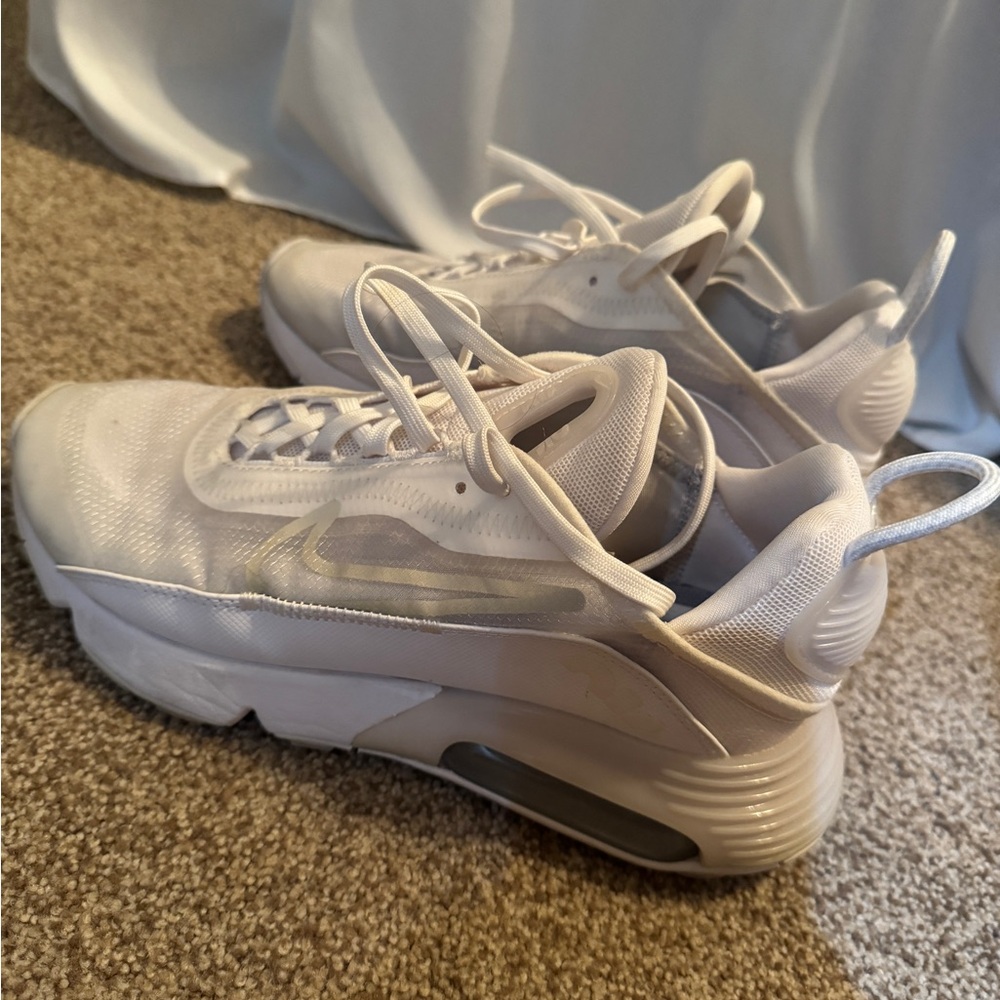 Women’s Nike shoes